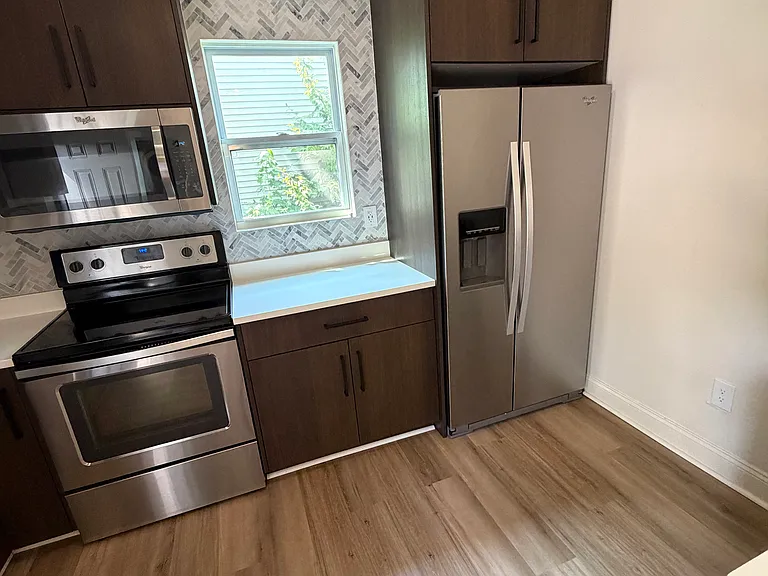 1262 Indianola Ave — Photo 11