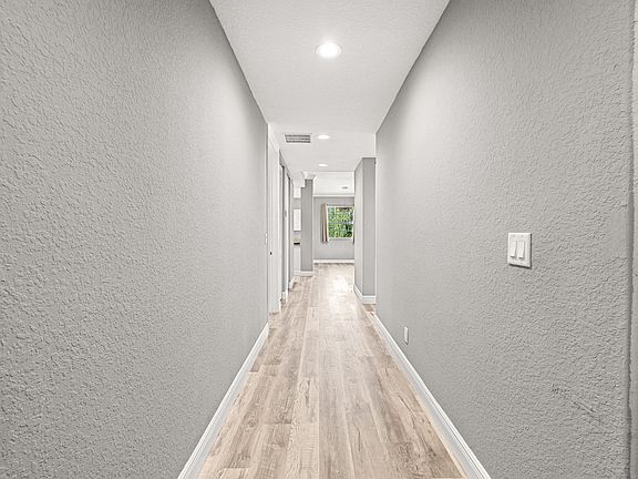 5th image of 10360 SW Stephanie Way #6201