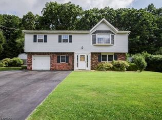 13 Brookside Dr, Budd Lake, NJ 07828