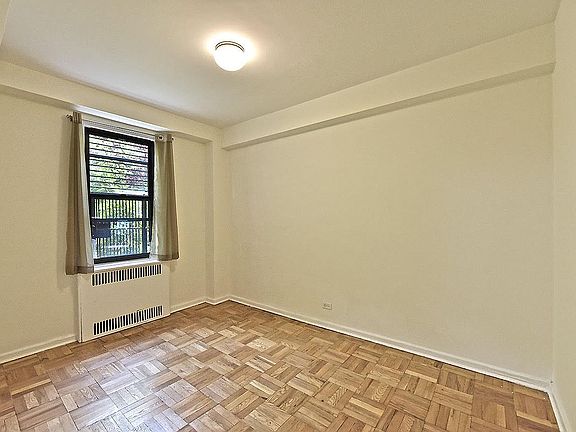 4th image of 57 Park Ter E #B12