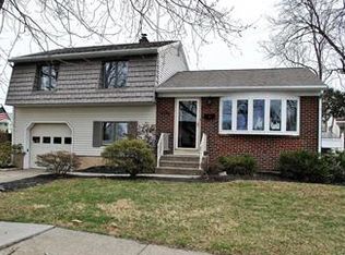 1554 Primrose Ln, Bethlehem, PA 18018