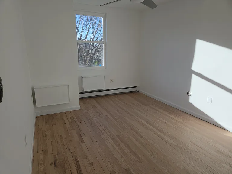 2087 Daly Ave #3 — Photo 10
