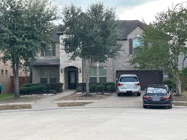 17819 Creek Bluff Ln, Cypress, TX 77433