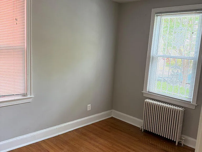 321 Adams St NE — Photo 14