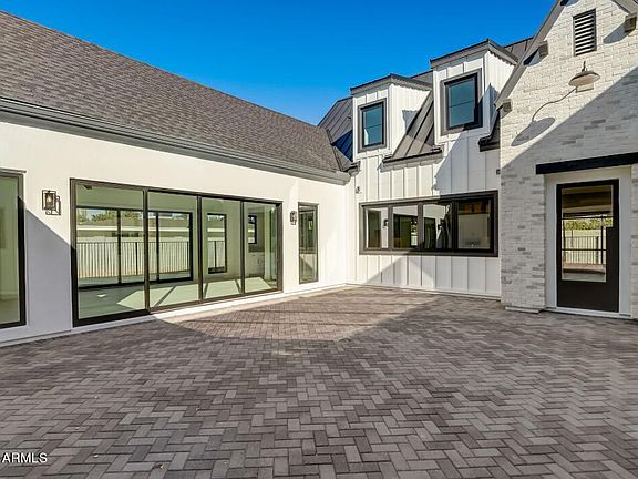3rd image of 5959 E Pershing Avenue
