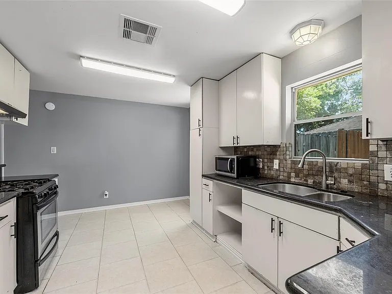 4014 Mona Lee Ln — Photo 13