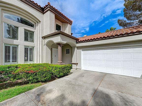 3rd image of 8340 Carmel Ridge Ct