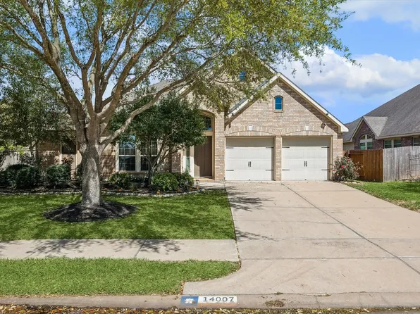 14007 Bright Glen Dr, Pearland, TX 77584