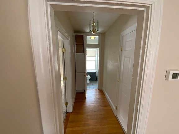 3rd image of 25 Charles St Floor 1