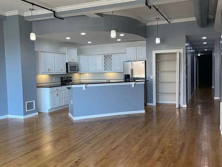 HUGE Downtown Loft 2 Bedrooms, 2 Bathrooms in Syracuse — Photo 5