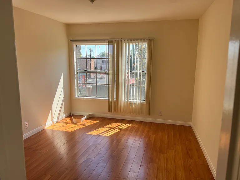 615 1/2 N Rossmore Ave #AC304 — Photo 4