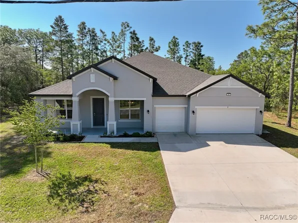 9 Sanders Ct E, Homosassa, FL 34446