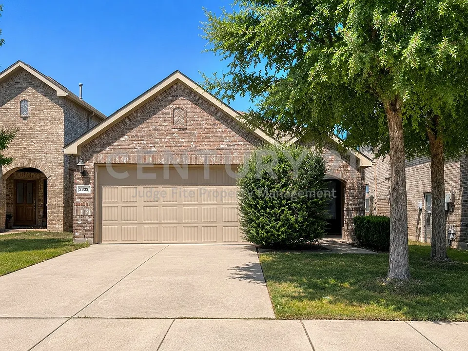 2833 Houston Wood Dr