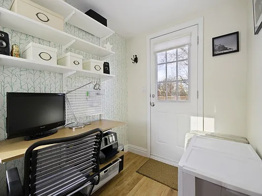 Sold by Sotheby's International Realty | media 16