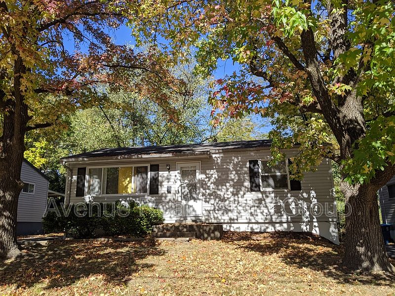 1st image of 945 Clearfield Dr