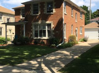 2210 Lefeber Ave, Wauwatosa, WI 53213