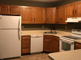 1110 Twin Circle Dr, South Windsor, CT 06074