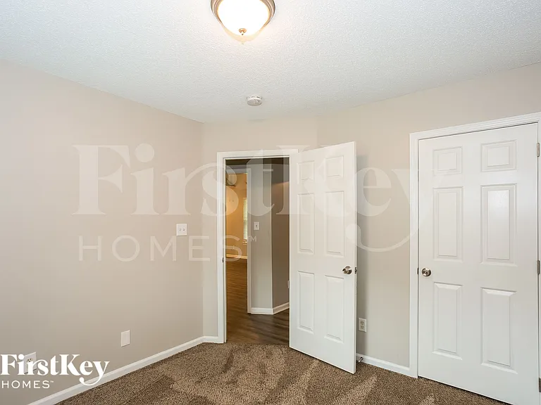 109 W Bank Dr — Photo 14