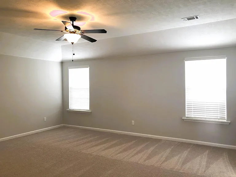 1052 Mulford Loop — Photo 11
