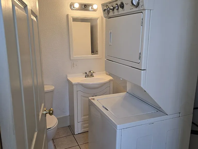 301 S Carolina St #203 — Photo 4