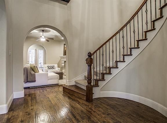 2nd image of 866 Blackwood Dr