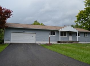 102 Lakeland Dr, Edinboro, PA 16412