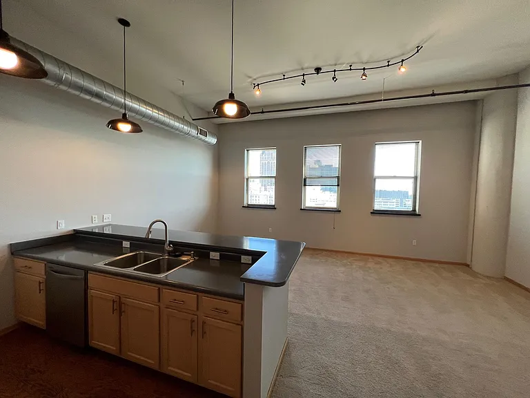 626 N Vel R Phillips Ave #819 — Photo 3