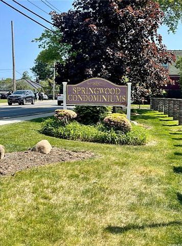 1st image of 8 Springwood Dr