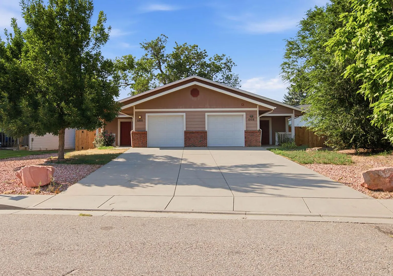 3 Bedroom 1 bath Duplex available in Loveland — Photo 1