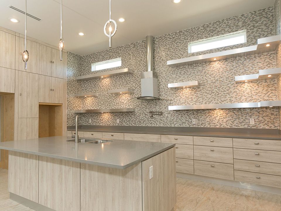 Grand kitchen
