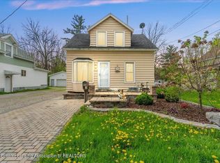 306 E Cavanaugh Rd, Lansing, MI 48910