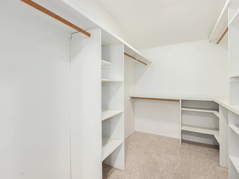 1701 N Barkley — Photo 48