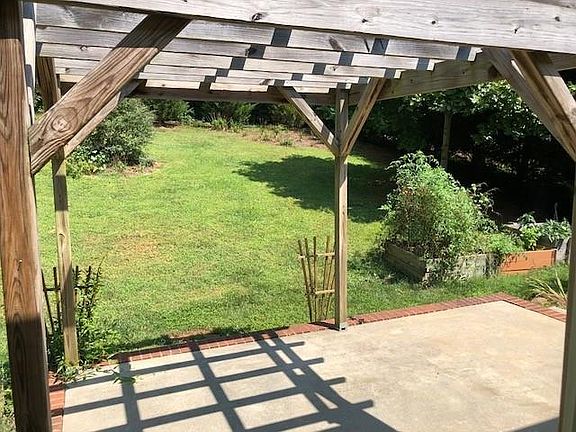 5th image of 115 Deer Creek Dr