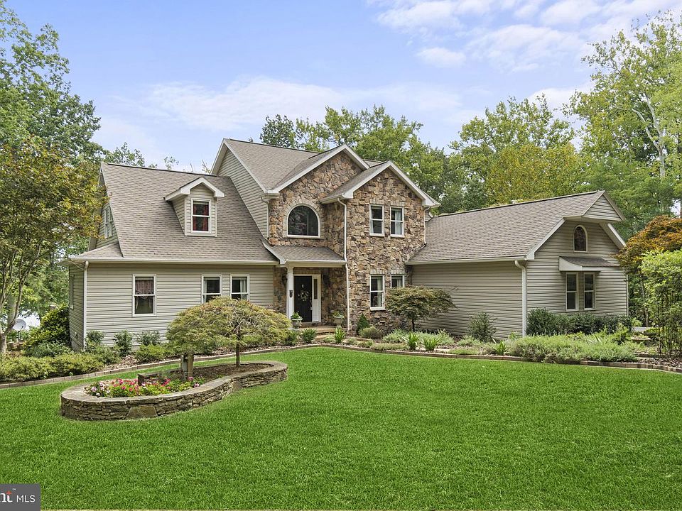 1st image of 30 Ironwood Rd