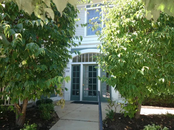 104 Harvard St, Brookline, MA 02446