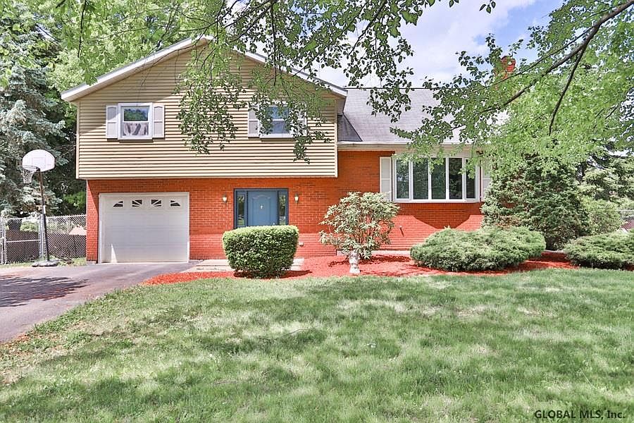 1st image of 9 Vista Dr
