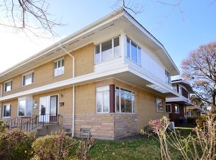 9156 Lincolnwood Dr #0, Evanston, IL 60203