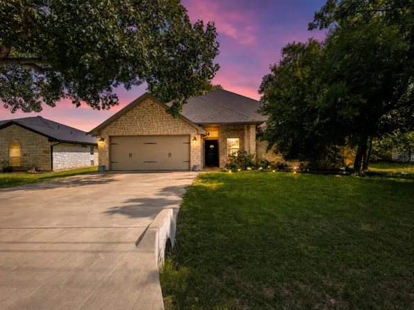 4016 Cherokee Ct, Granbury, TX 76048