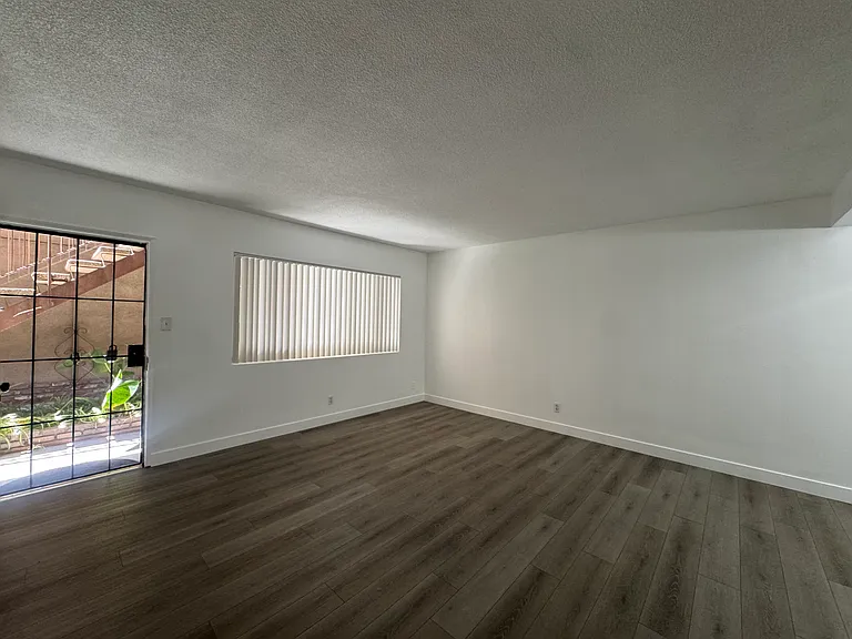 7810 Stewart And Gray Rd #D — Photo 5
