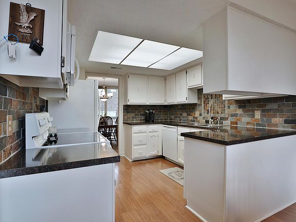 4th image of 4787 Crazy Horse Ln #6