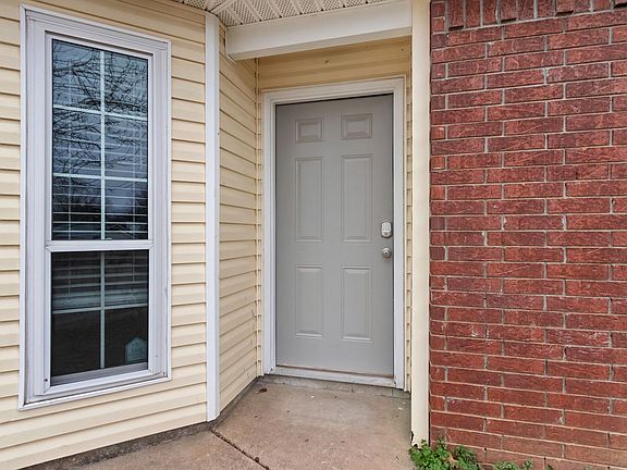 4th image of 2562 Brookside St