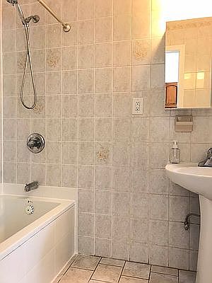 5th image of 554 Leonard St #1