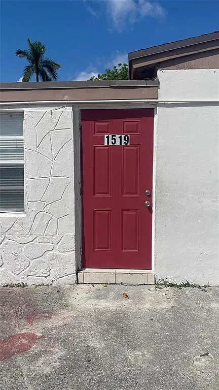 4 bed, 2.0 bath, 1189 sqft, $2,900 — Photo 3