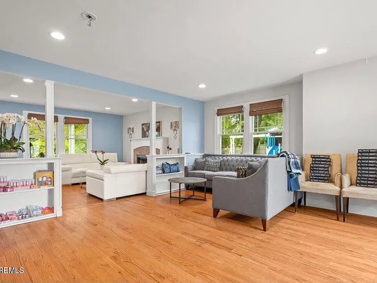 250 Alpern Ave — Photo 15