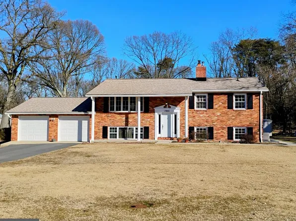 7881 Elizabeth Rd, Pasadena, MD 21122