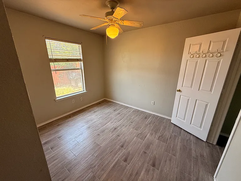 1235 Orchard Park Cir — Photo 9