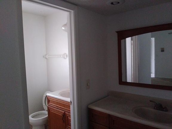 3rd image of 632 Parkwood Ave