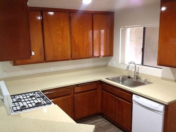 4th image of 1340 E South St APT 106