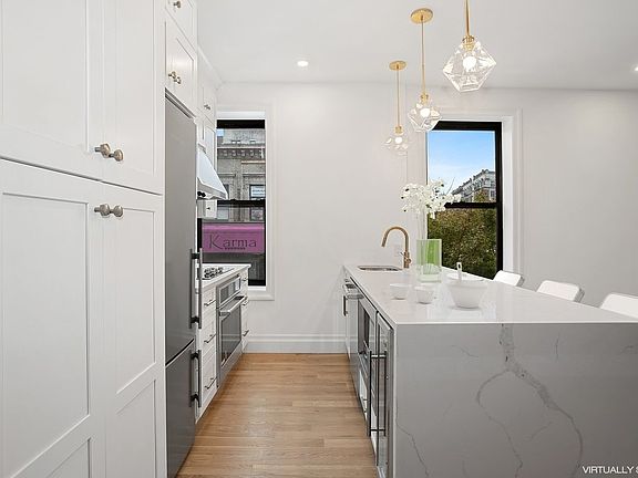 3rd image of 4260 Broadway APT 200