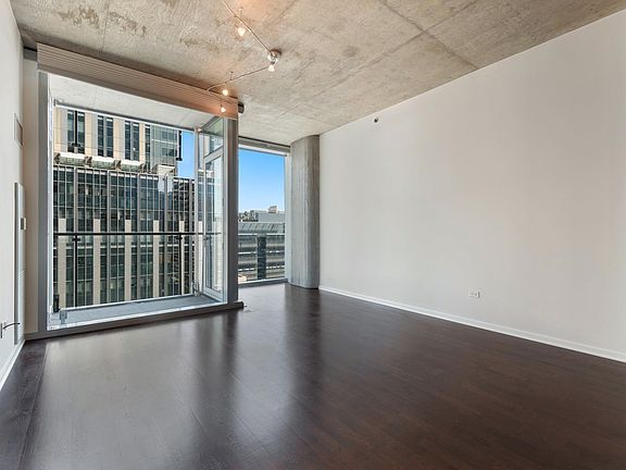 3rd image of 600 N Fairbanks Ct Unit 2104